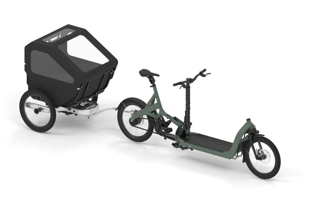 Grünes FOLD mit Trailer und Basket Pro mit Regenverdeck